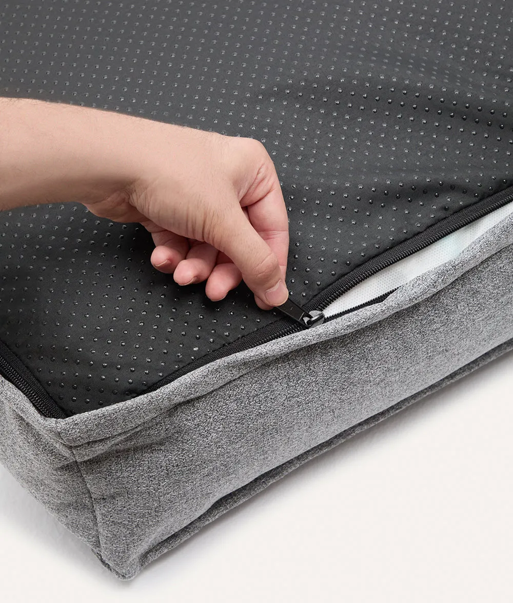 Cama Perro Gris, Cuadra