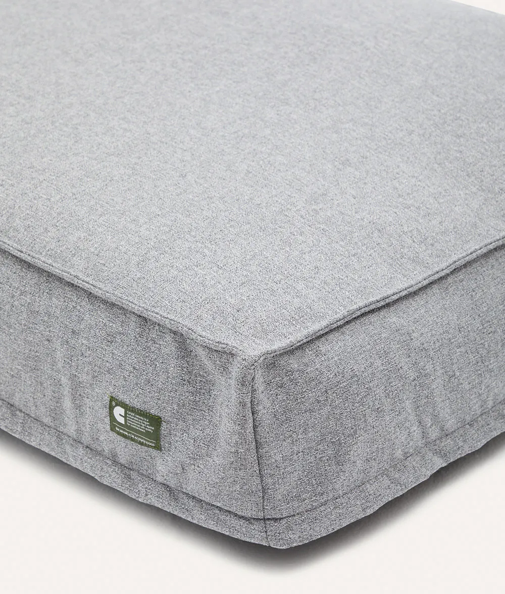 Cama Perro Gris, Cuadra