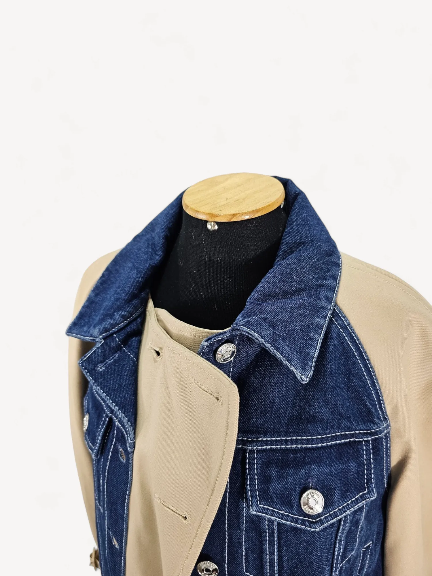 Casaco Burberry Jeans e Alfaiataria