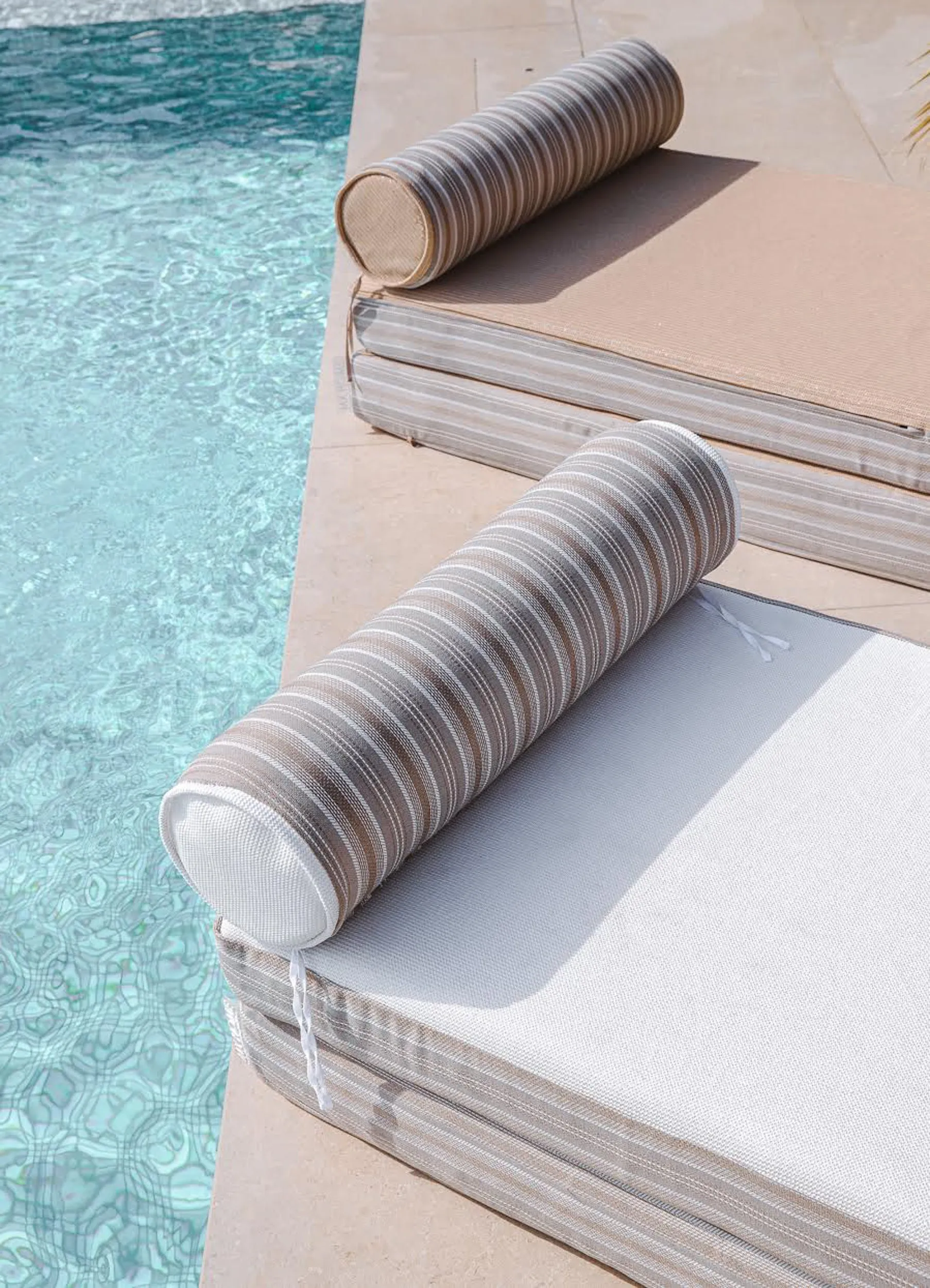 Matelas réversible recto rayé & verso blanc - Double ou simple - Extérieur