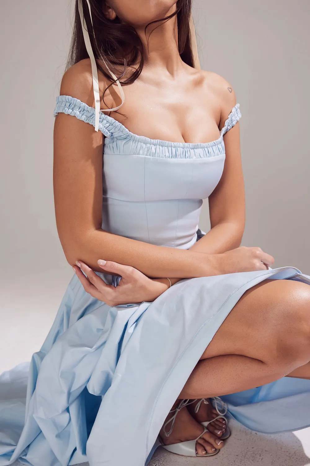 Vestido Azul Cinderela Midi Modelador de Algodão Modelo Dorothy