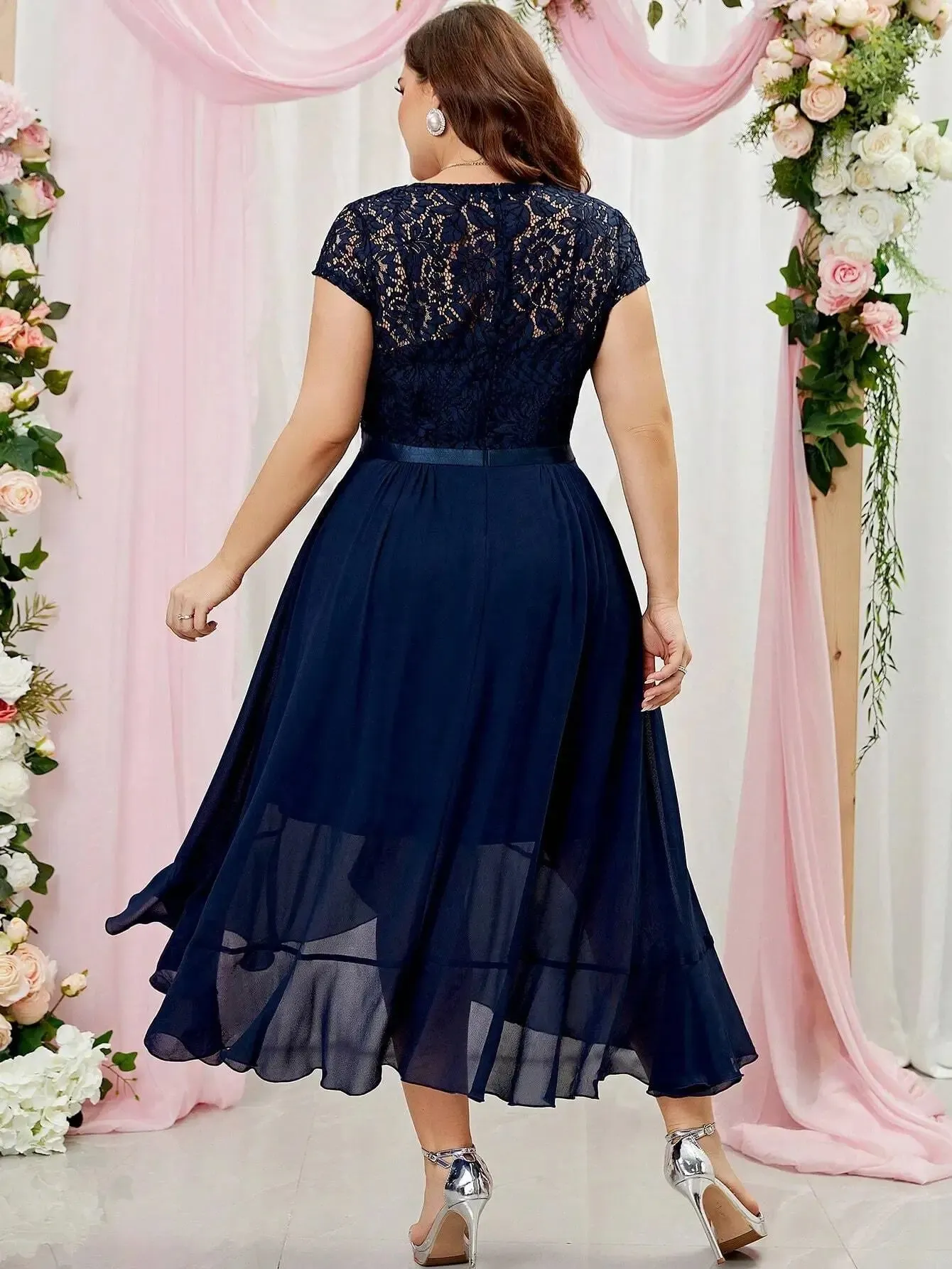 Vestido Longo de Festa Com  Decote V PLus Size - Esther